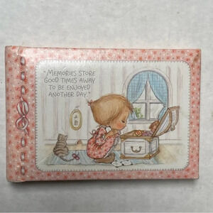 Vintage 1973 Hallmark Photo Album Betsey Clark 4x6 Inches Holds 20 Pictures Baby